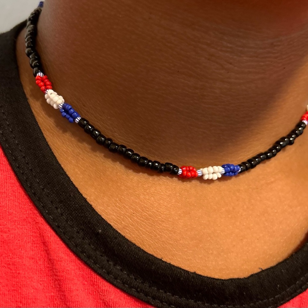 💯 Authentic West African Beaded 🇺🇸 Necklace 14.5”L